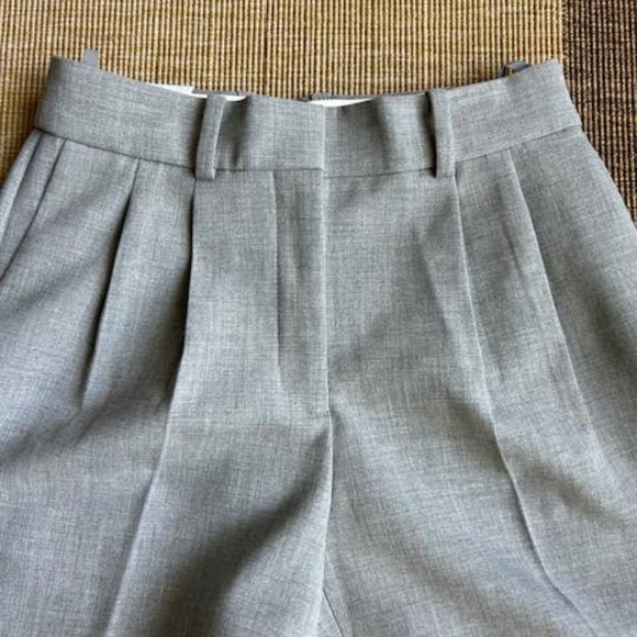 Heather Grey Pleated Shorts from Aritizia - Picture 2 of 3